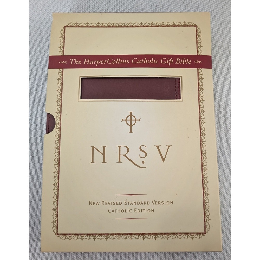 HarperCollins NRSV Catholic Gift Bible Unisex OS Burgundy  Gift Edition